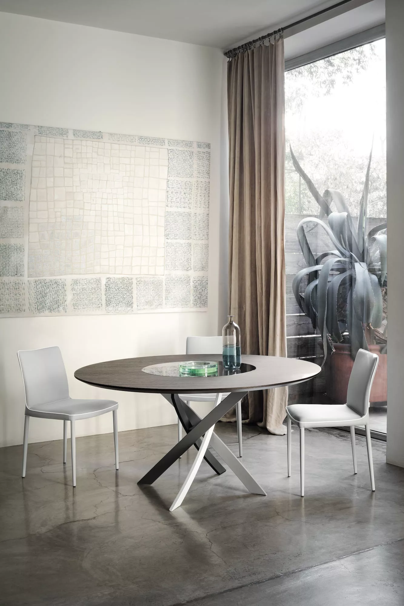 Born by Bontempi dining table with sleek minimalist design