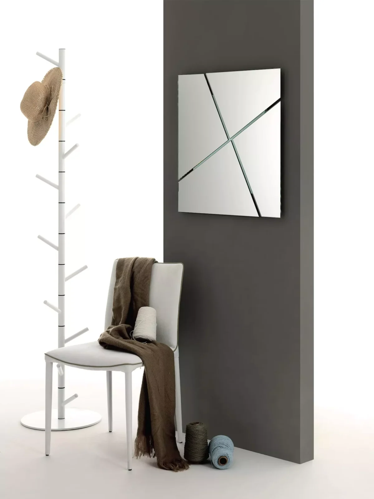 Alga by Bontempi contemporary Italian dining table in Troy, Michigan showroom