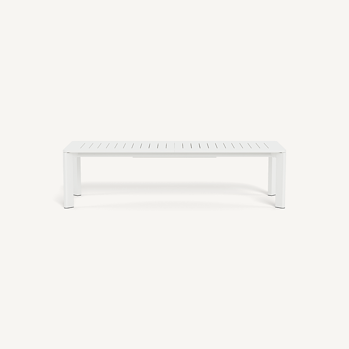 “Byron Aluminum Extension Dining Table by Harbour – modern outdoor dining with sleek aluminum frame”