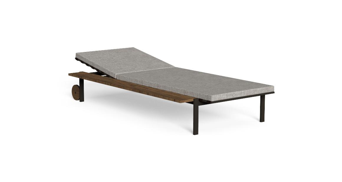 Luxury contemporary Casilda Sunbed by Ramón Esteve for Talentispa, high-end Italian outdoor furniture for Birmingham, Michigan.