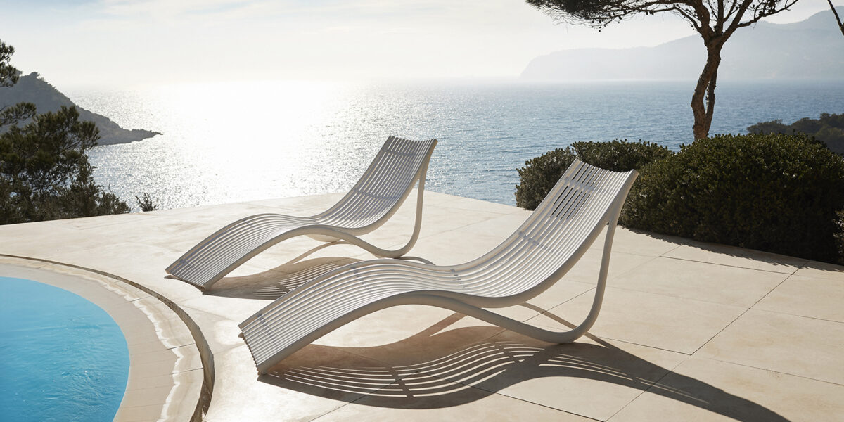 High-end Ibiza Sun Lounger by Eugeni Quitllet for Vondom, modern Spanish outdoor furniture for Troy, Michigan.