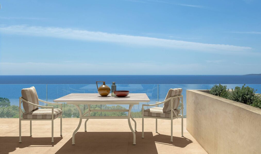 Capri Dining Table 150×150 by Talenti – square outdoor dining table with sleek design and contemporary Italian style