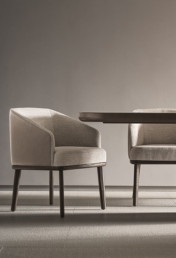 “Ditre Italia ST. TROPEZ chair – contemporary designer seating with sculptural lines and luxurious finish”