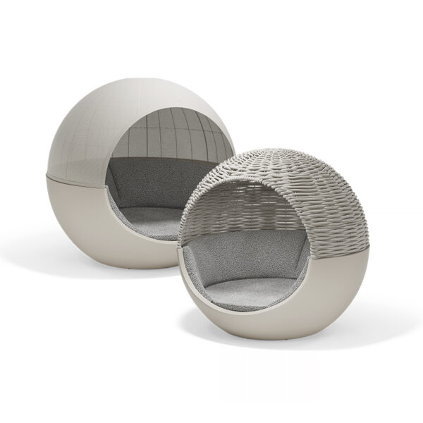 MOON Daybed by Vondom – futuristic outdoor daybed with crescent-shaped canopy and plush cushions