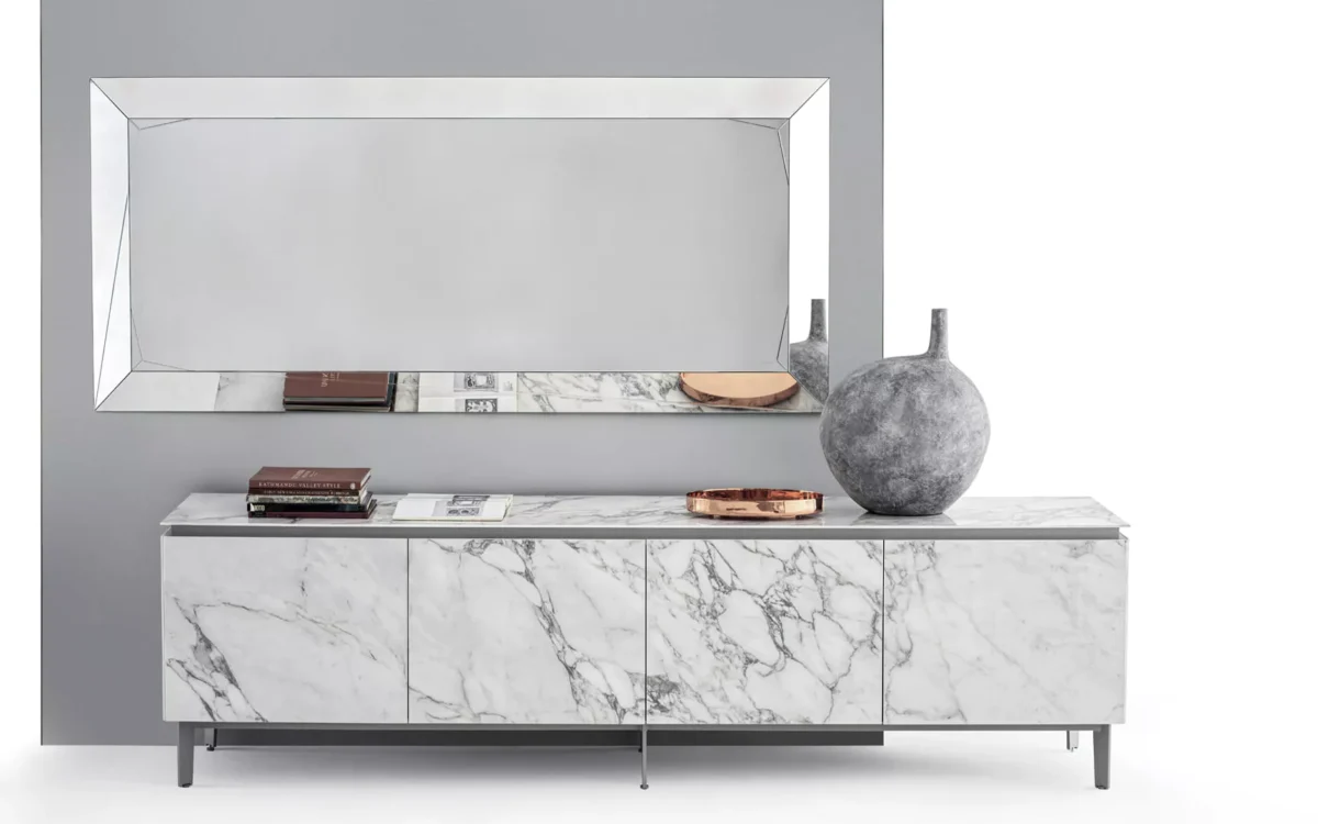 Diamante by Bontempi luxury Italian dining table in Troy, Michigan showroom