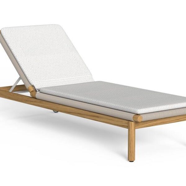 Luxury contemporary Dolcevita Sunbed by Karim Rashid for Talentispa, high-end Italian outdoor furniture for Birmingham, Michigan.