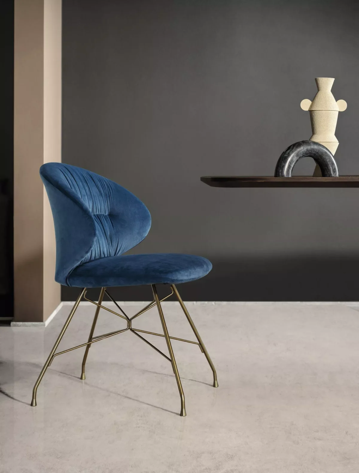 Modern Bontempi Drop table, a high-end Italian design piece for Troy, Michigan.