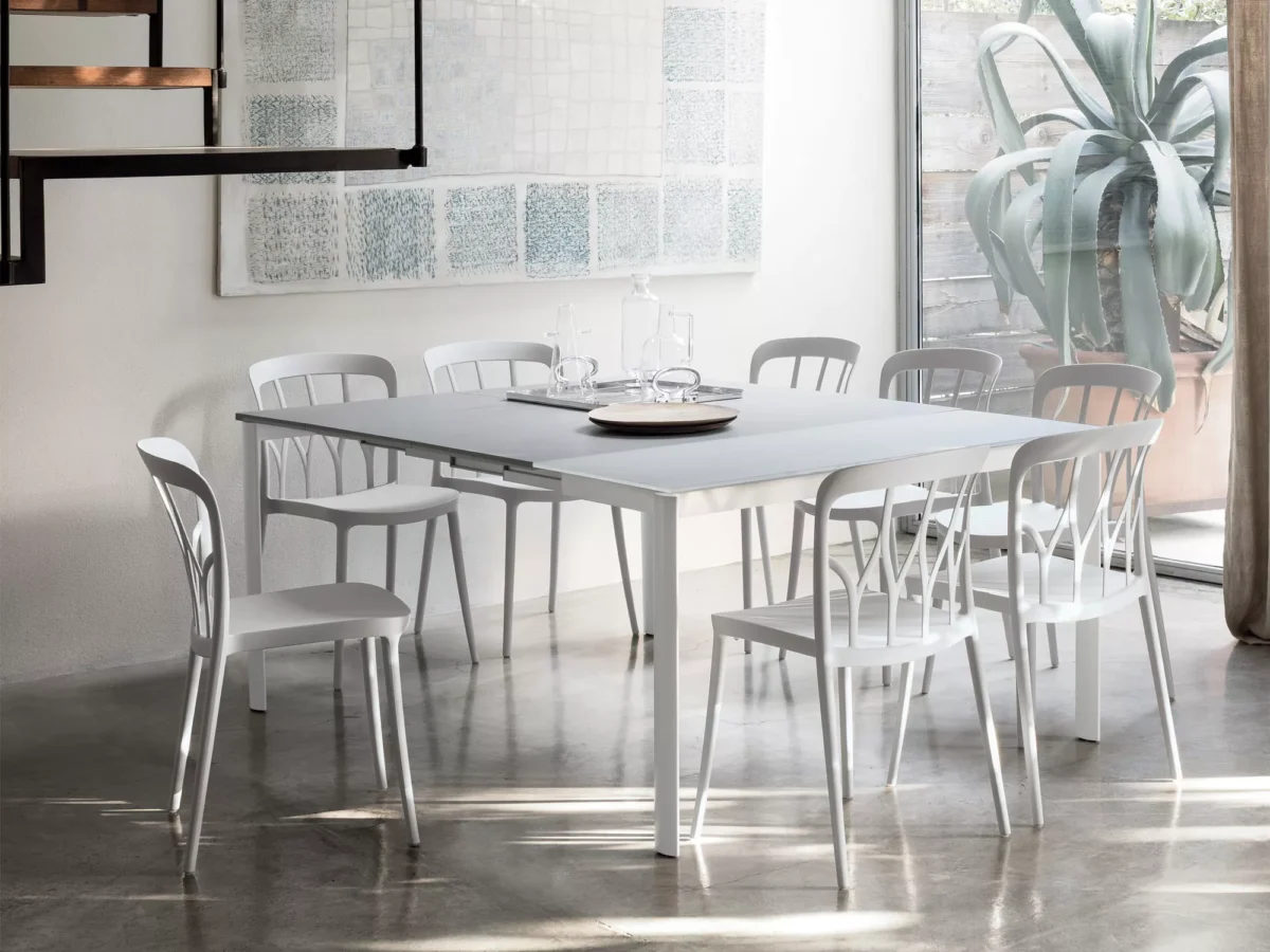 Close-up of Galaxy by Bontempi’s smooth tabletop and base detail