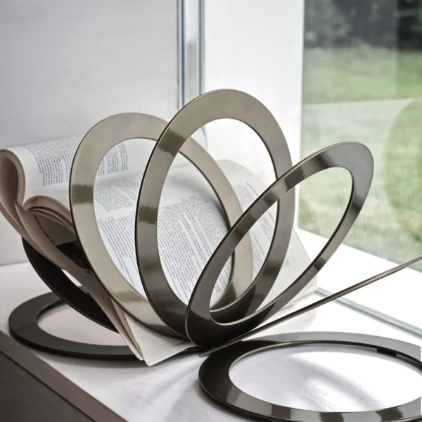 Fan by Bontempi luxury Italian dining table in Troy, Michigan showroom