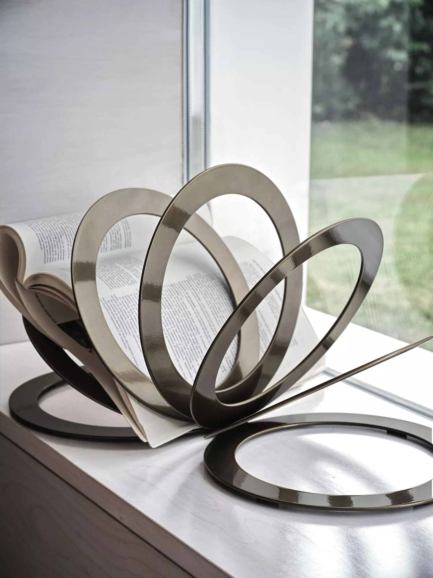 Fan by Bontempi luxury Italian dining table in Troy, Michigan showroom