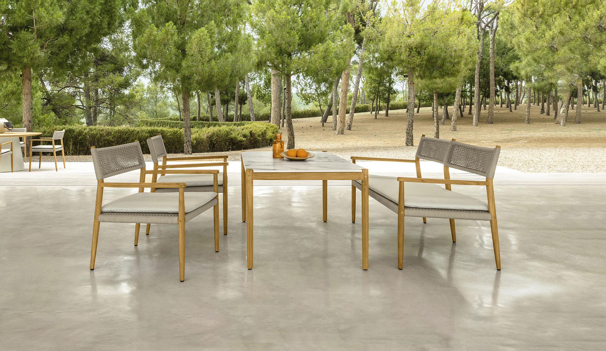 Dolcevita Dining Table H66 by Talenti – stylish mid-height outdoor table with modern Italian design