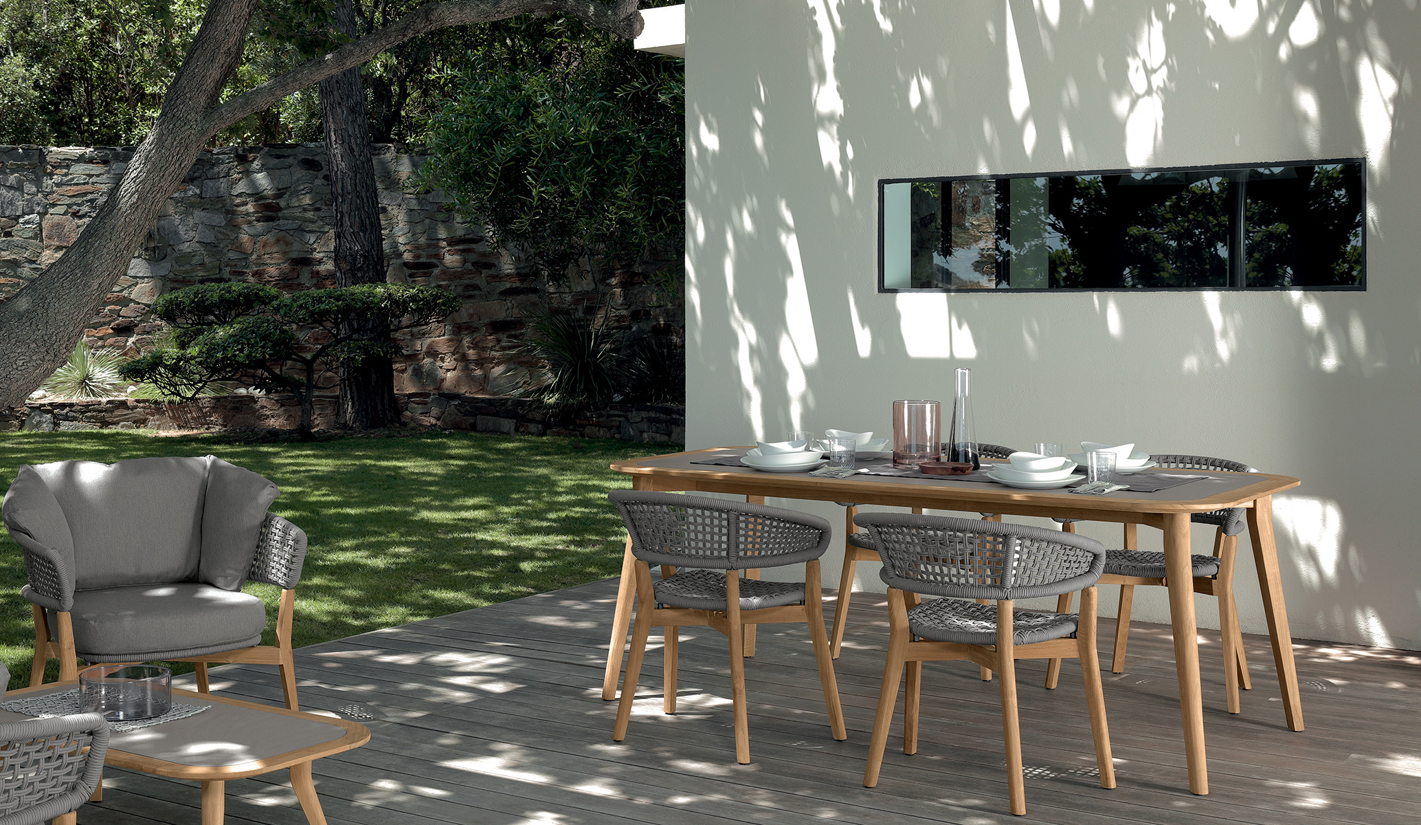 Moon Teak Dining Table 200×100 by Talenti – rectangular outdoor table with natural teak wood top and sleek modern base