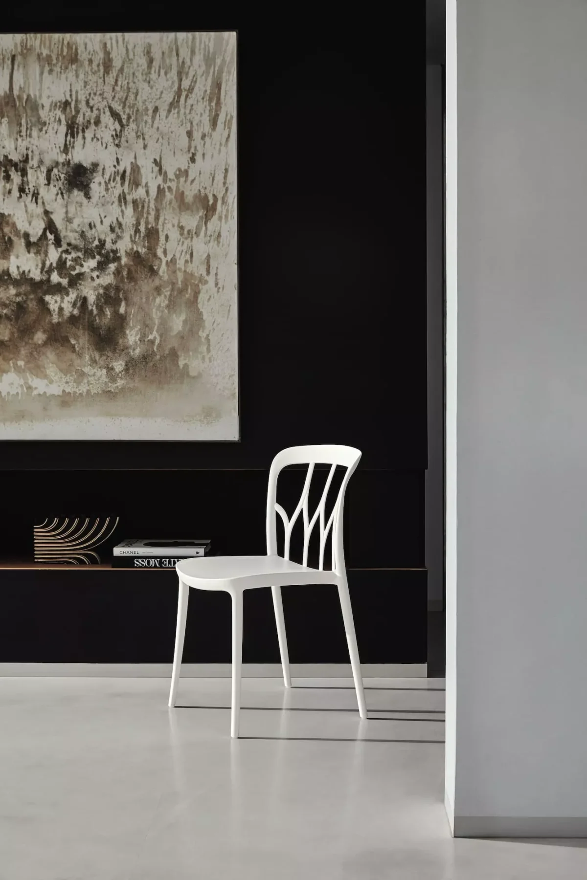 Galaxy by Bontempi dining table with glossy celestial-inspired finish