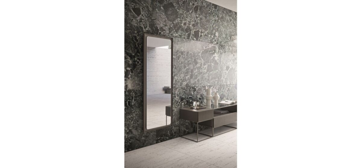 “Ditre Italia GLARE – elegant round mirror featuring sleek reflective surface and refined modern detailing”