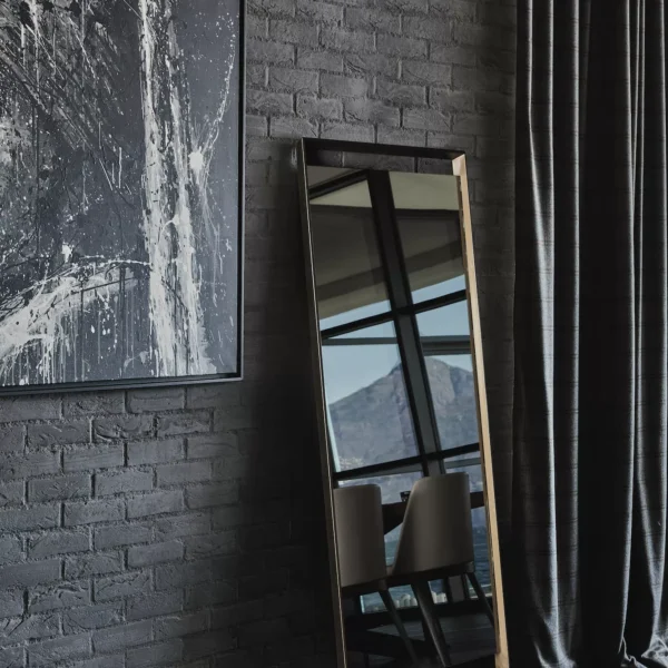 King by Bontempi luxury Italian dining table in Birmingham, Michigan showroom