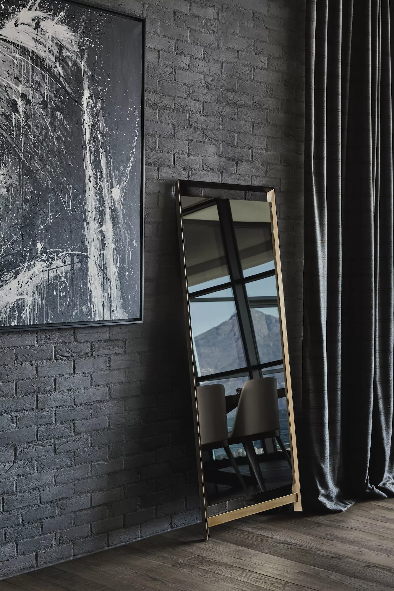 King by Bontempi luxury Italian dining table in Birmingham, Michigan showroom