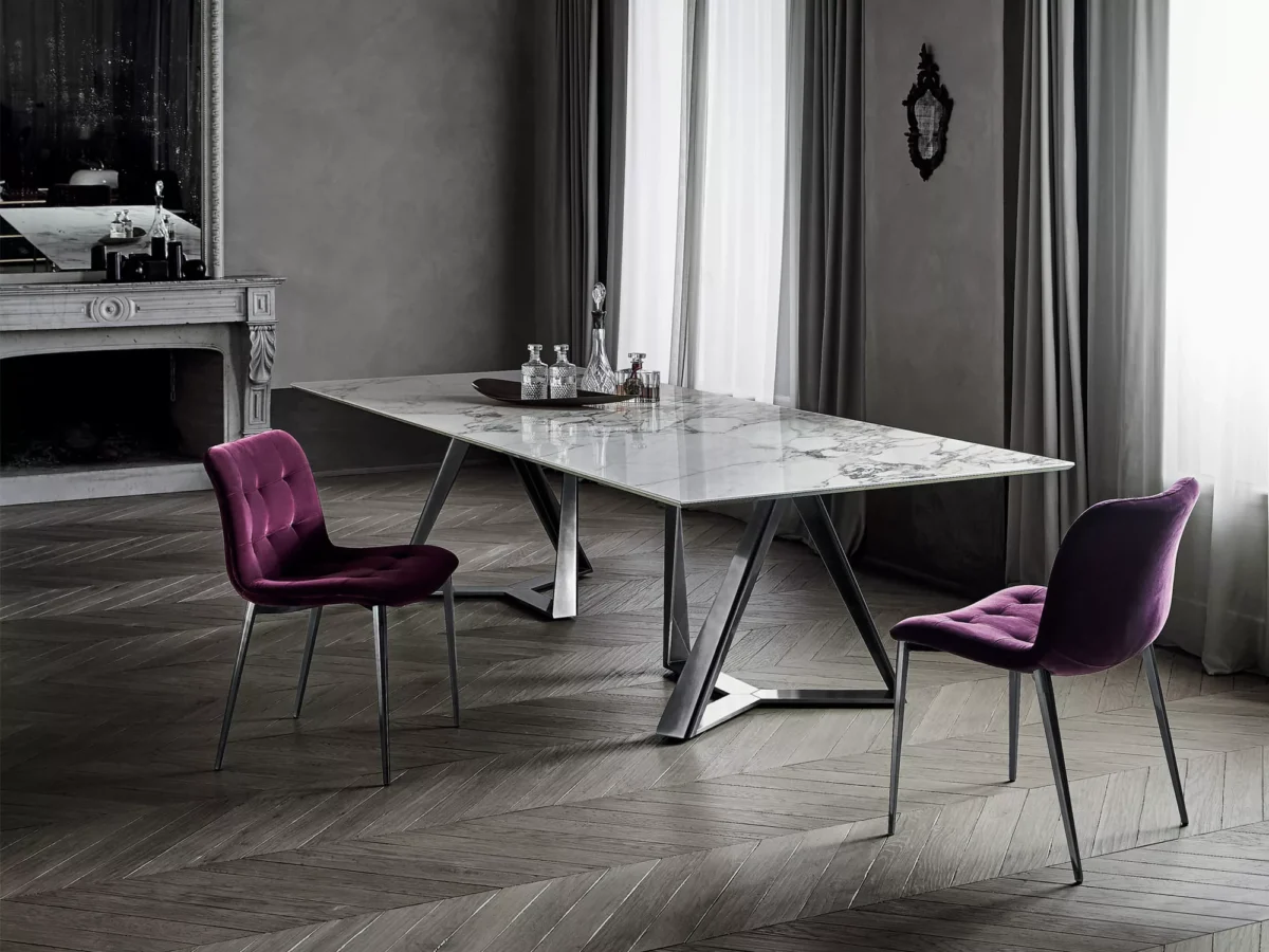Plague by Bontempi dining table with bold sculptural base