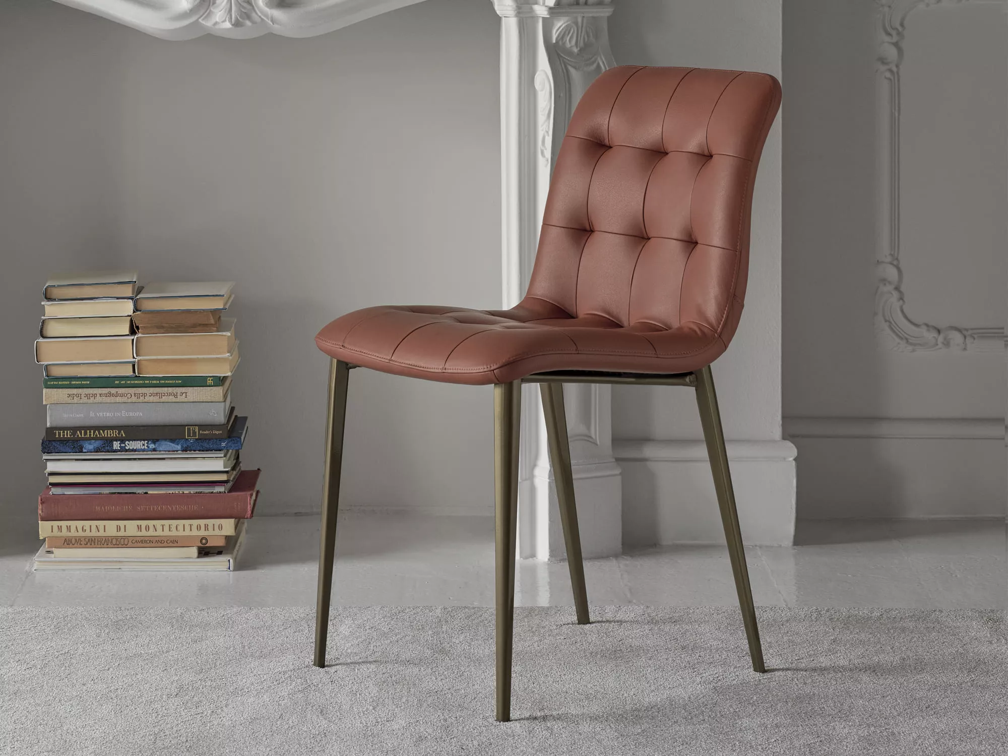 Slim Plague by Bontempi dining table with slender pedestal base