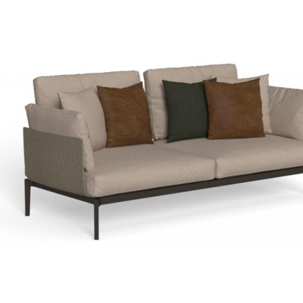 Modern Italian Leaf 2 Seater Sofa by Marco Acerbis, high-end luxury lightweight garden lounge for Birmingham, Michigan.