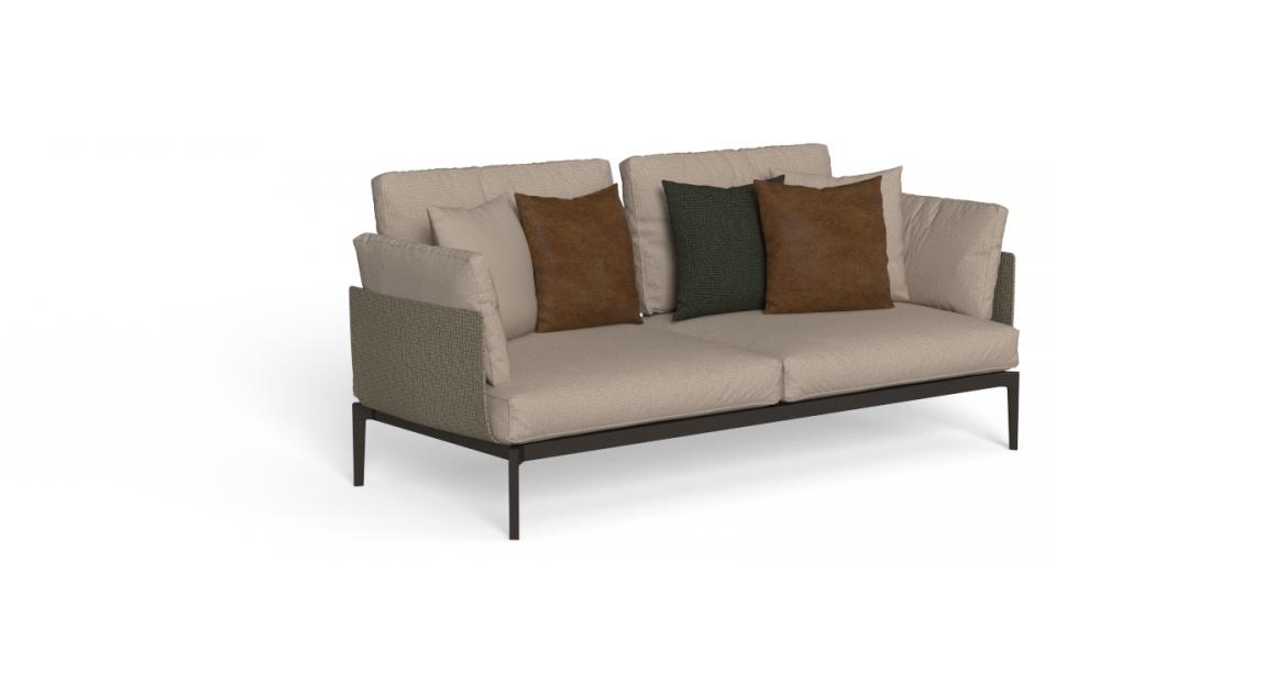 Modern Italian Leaf 2 Seater Sofa by Marco Acerbis, high-end luxury lightweight garden lounge for Birmingham, Michigan.