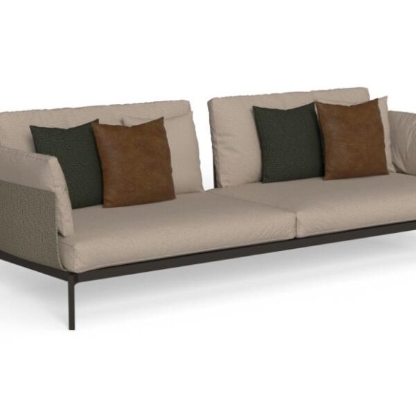 Luxury contemporary Leaf 3 Seater Sofa by Marco Acerbis for Talentispa, high-end Italian outdoor furniture for Birmingham, Michigan.