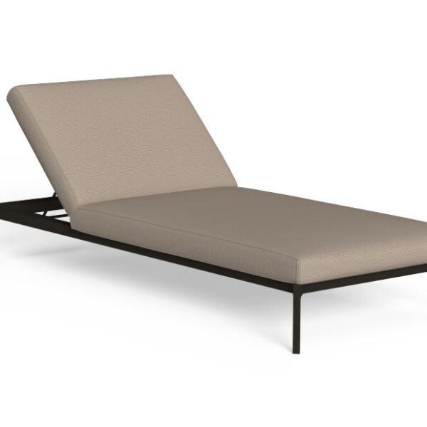 High-end Leaf Sunbed by Marco Acerbis for Talentispa, modern Italian organic outdoor furniture for Troy, Michigan.