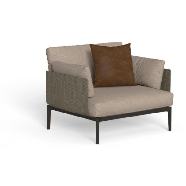 Modern Italian Leaf fluid design designer lounge armchair by Talentispa, comfortable natural form patio chair for Troy, Michigan.