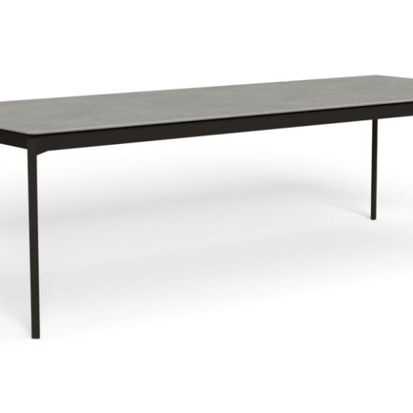 "Leaf ceramic-top extendable dining table 200 to 260 cm by TalentiSpa with refined design."
