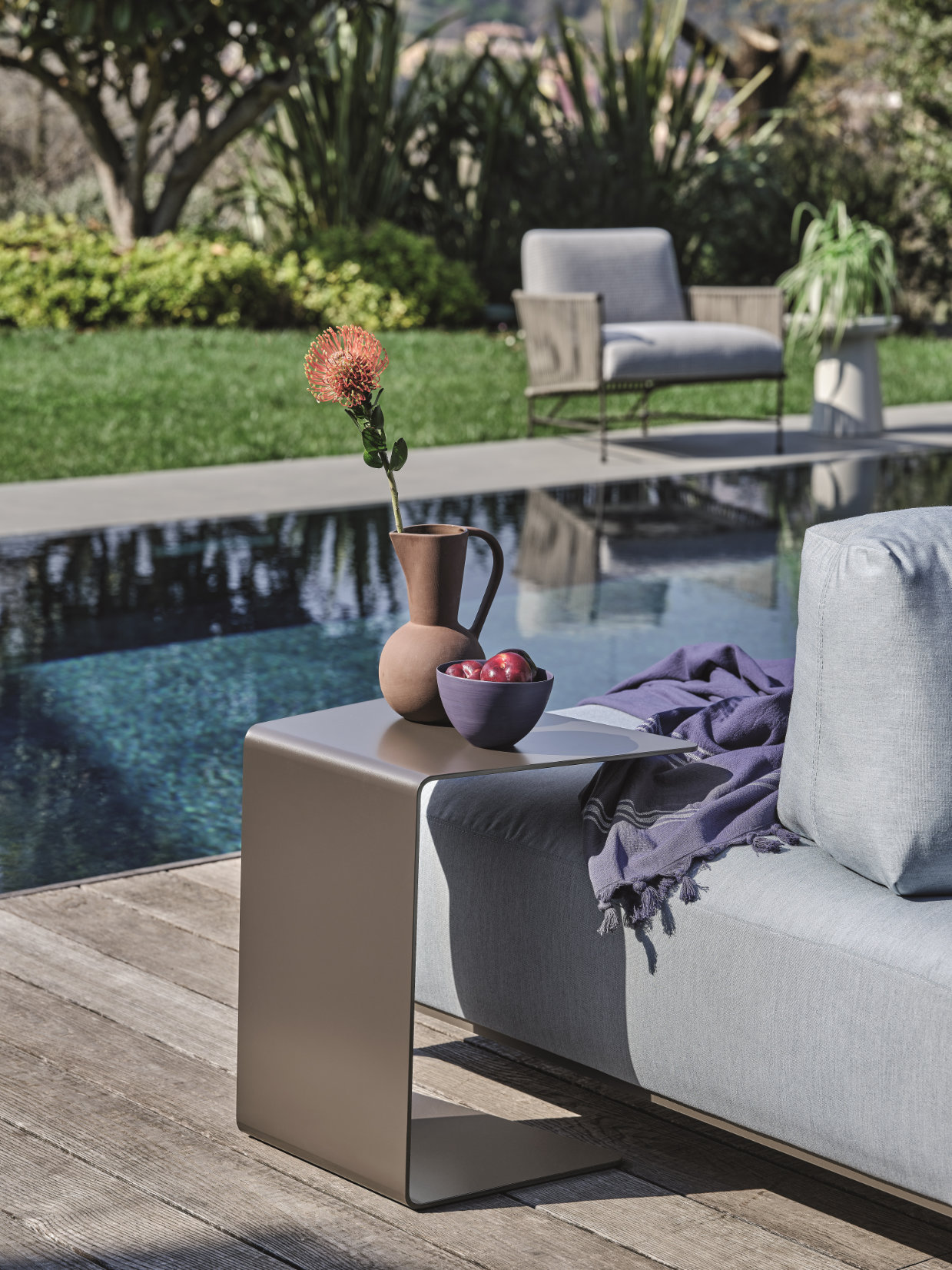 “LOMAN Outdoor coffee table by Ditre Italia – modern Italian low table with minimalist design and durable finish”