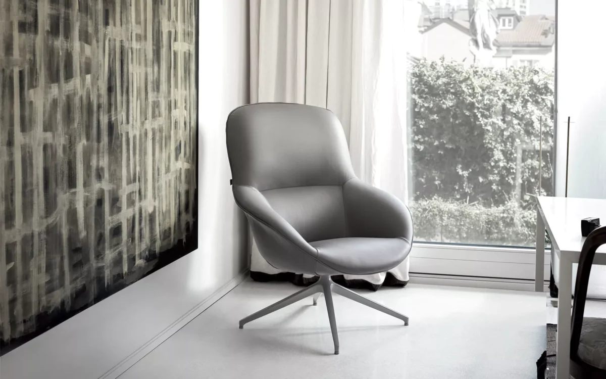 Aida by Bontempi dining chair with curved slender backrest