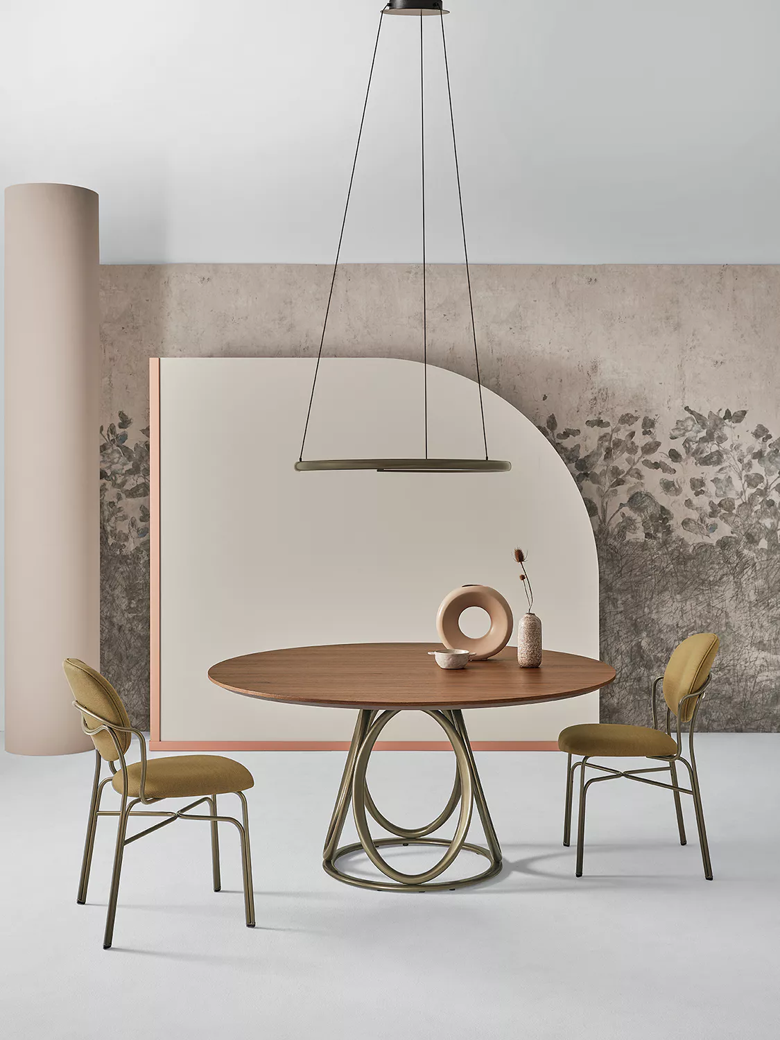 Comet by Bontempi luxury Italian dining table in Birmingham, Michigan showroom