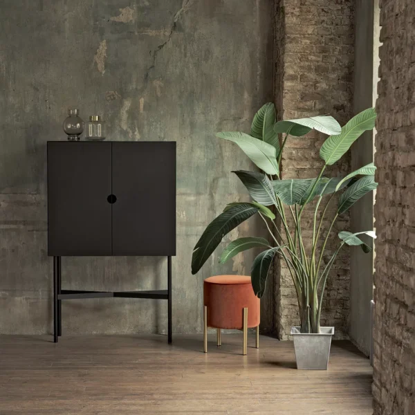 “Madison Superior by Bontempi luxury Italian dining table in Birmingham, Michigan showroom”