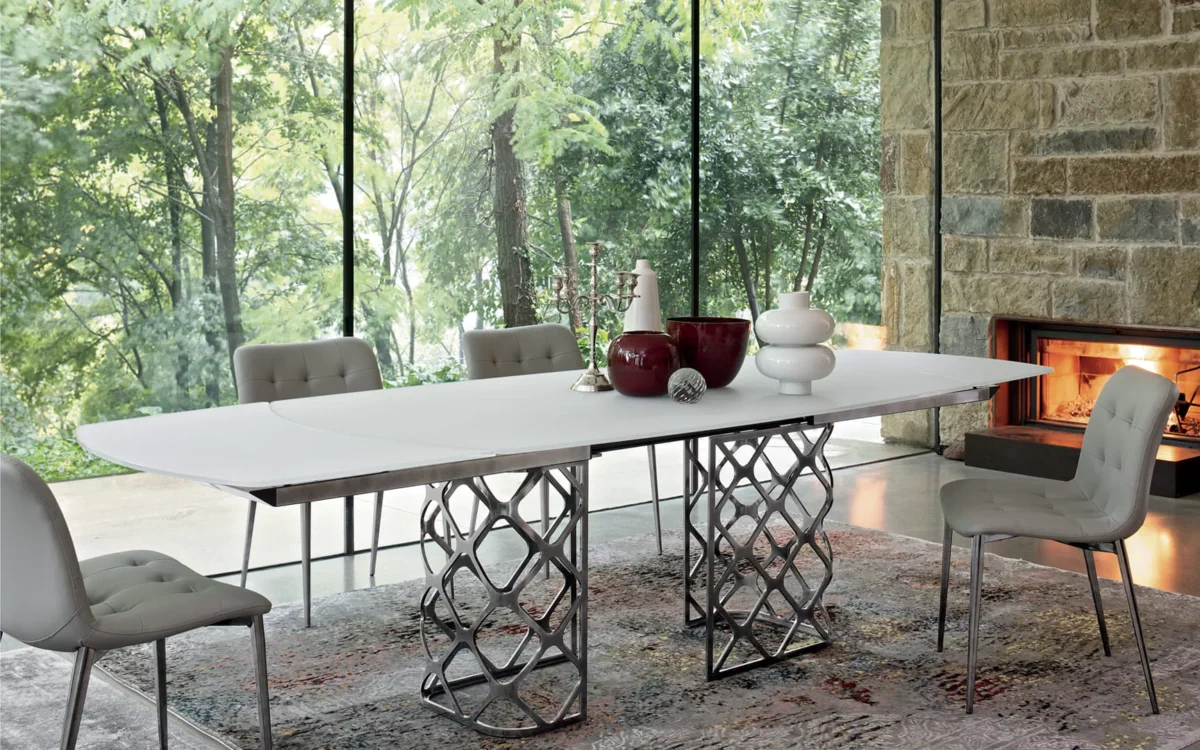 Bontempi Plague table featuring glossy round top and striking pedestal