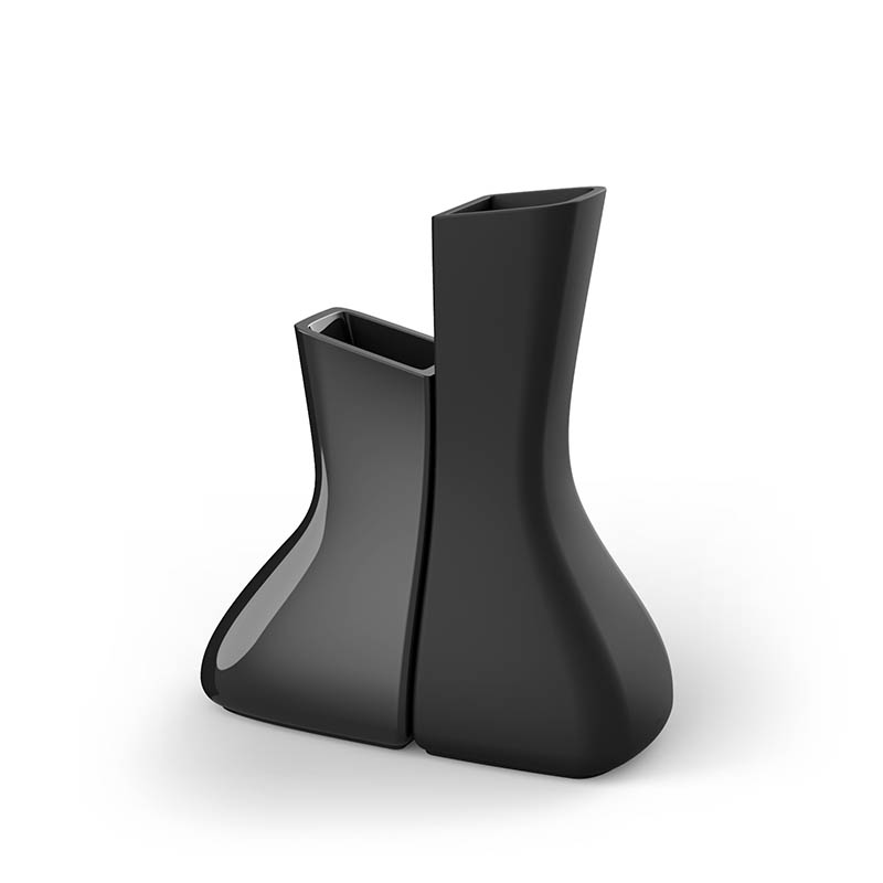 NOMA TWINS by Vondom – Sculptural planters with sleek, modern design in Royal Oak.