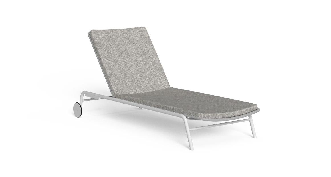 Modern Moon Alu Sunbed by Cristian Visentin for Talentispa, high-end Italian outdoor furniture for Royal Oak, Michigan.