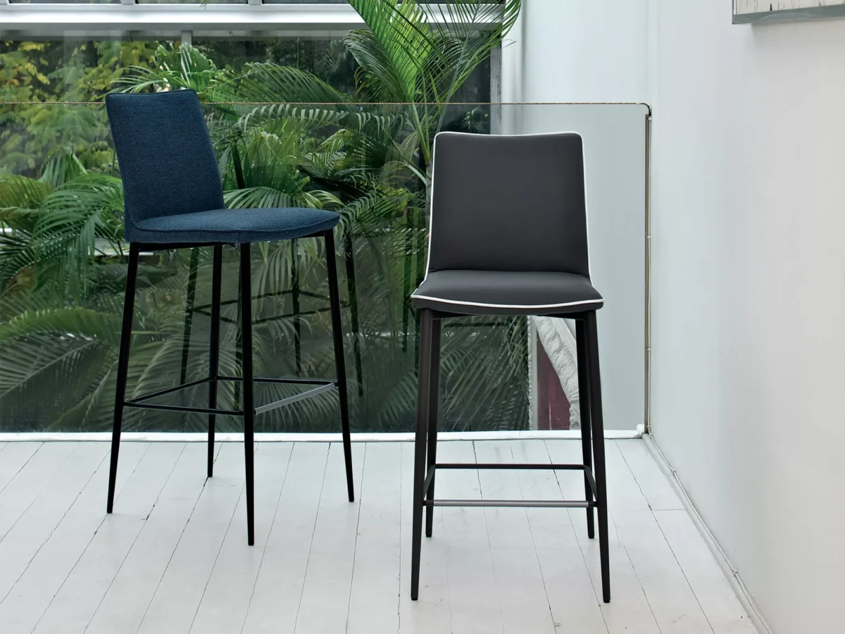 Close-up of Moooi Elements 002 smooth surface finish