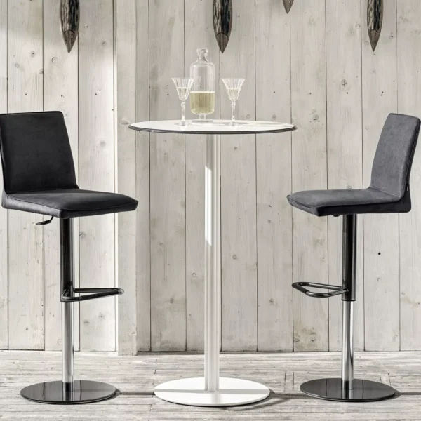 “Club High chair by Bontempi – modern high‑back dining seat with cushioned backrest and slim powder‑coated metal legs.”