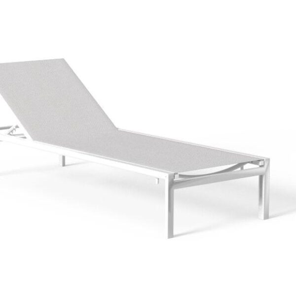 Luxury contemporary Nunù Sunbed by Talentispa, high-end Italian outdoor furniture for Birmingham, Michigan.