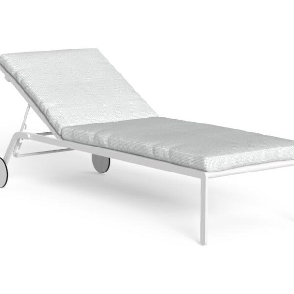 Luxury contemporary Riviera Sunbed by Studio Talenti for Talentispa, high-end Italian outdoor furniture for Birmingham, Michigan.