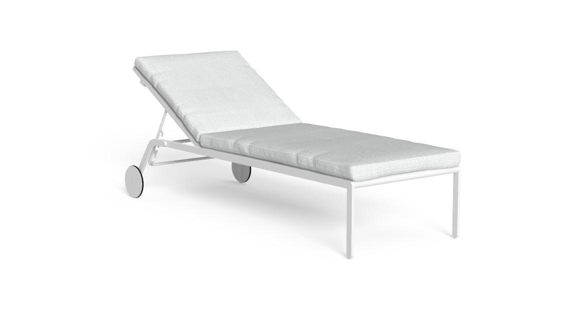 Luxury contemporary Riviera Sunbed by Studio Talenti for Talentispa, high-end Italian outdoor furniture for Birmingham, Michigan.