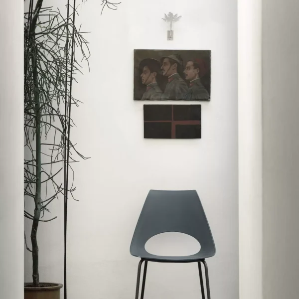 Shark by Bontempi dining table with sleek angular base