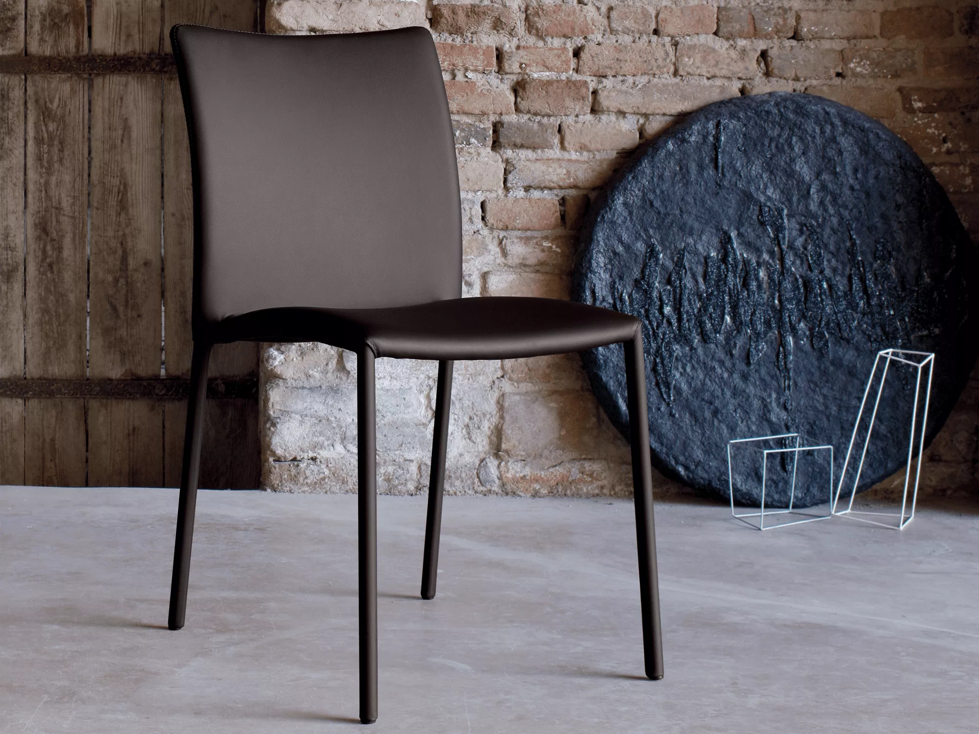 Lion by Bontempi dining table with sculptural base