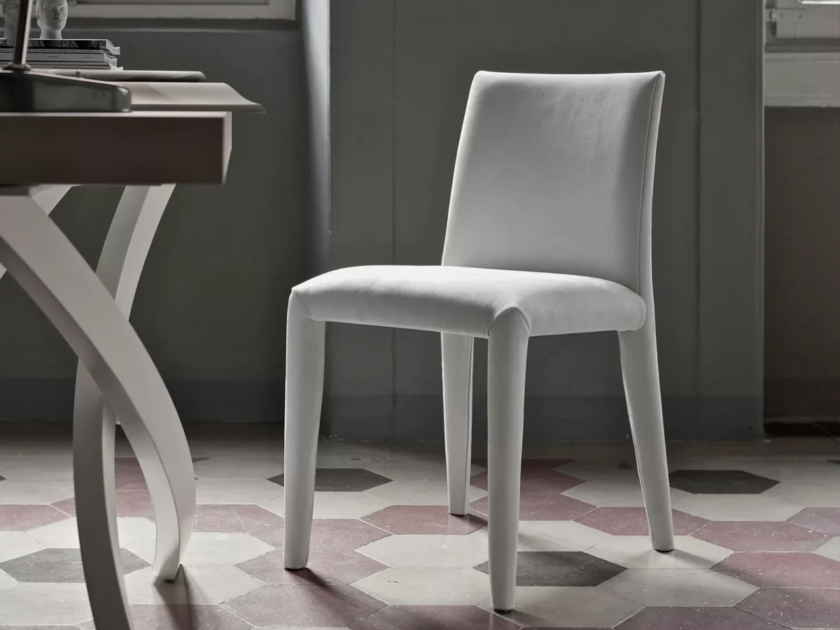 Sofia dining table by Bontempi in modern kitchen