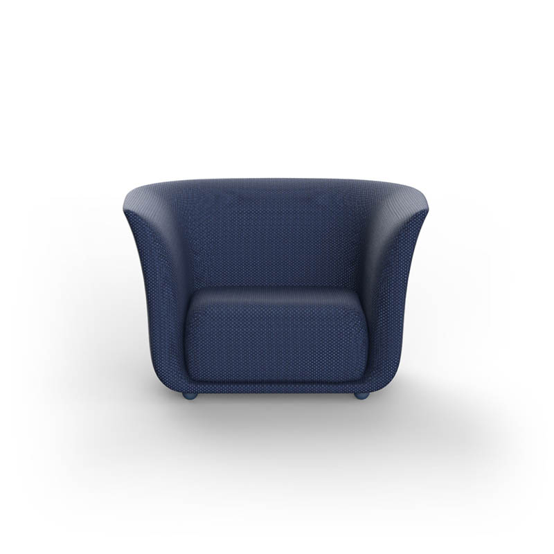 "Comfort-focused SUAVE lounge chair by Vondom with sleek curves and modern materials."
