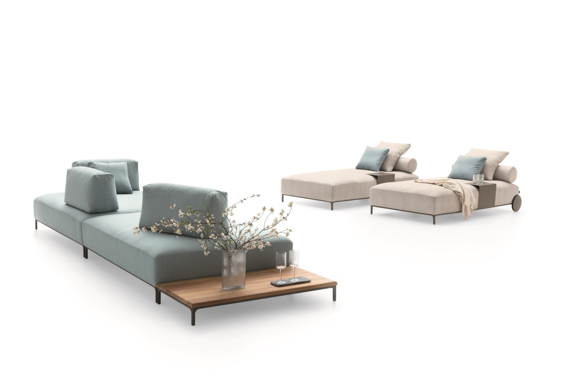 “Ditre Italia Sanders Air Outdoor Sunbed – contemporary patio lounger with modular styling and weather-resistant fabric”