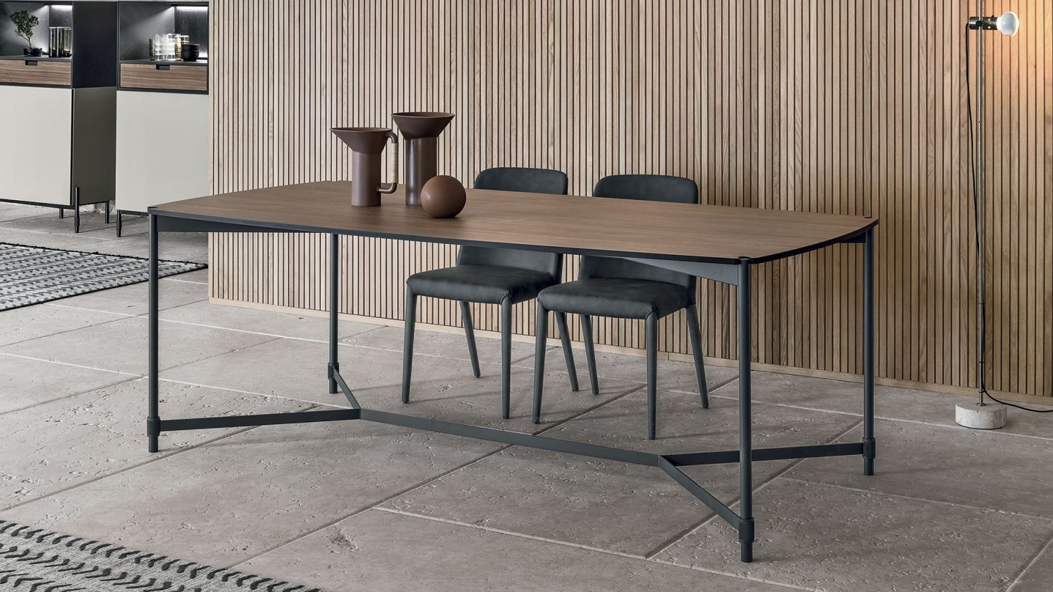 “Tavolo Tower by Tomasella – modern Italian dining table with sculptural central base and minimalist tabletop design”