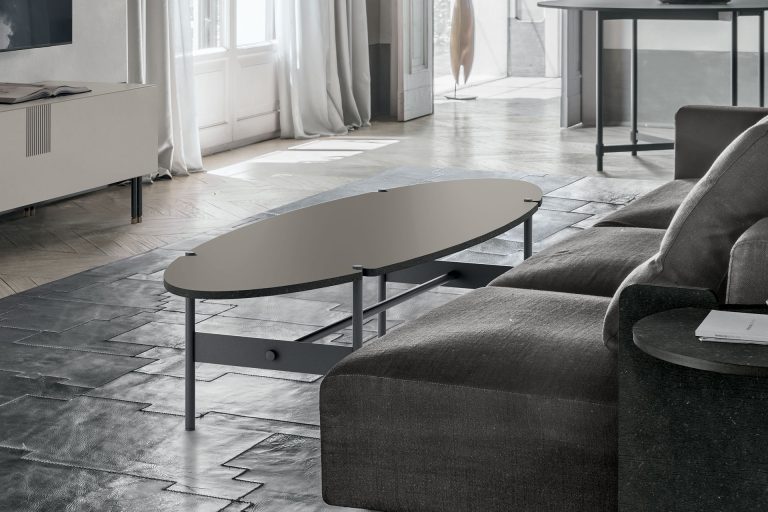 “Tavolino Surf by Tomasella – modern Italian coffee table with wave-inspired organic shape and sleek minimalist design”