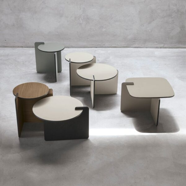 “Flow coffee table by Tomasella – contemporary low table featuring organic curves and minimalist design”