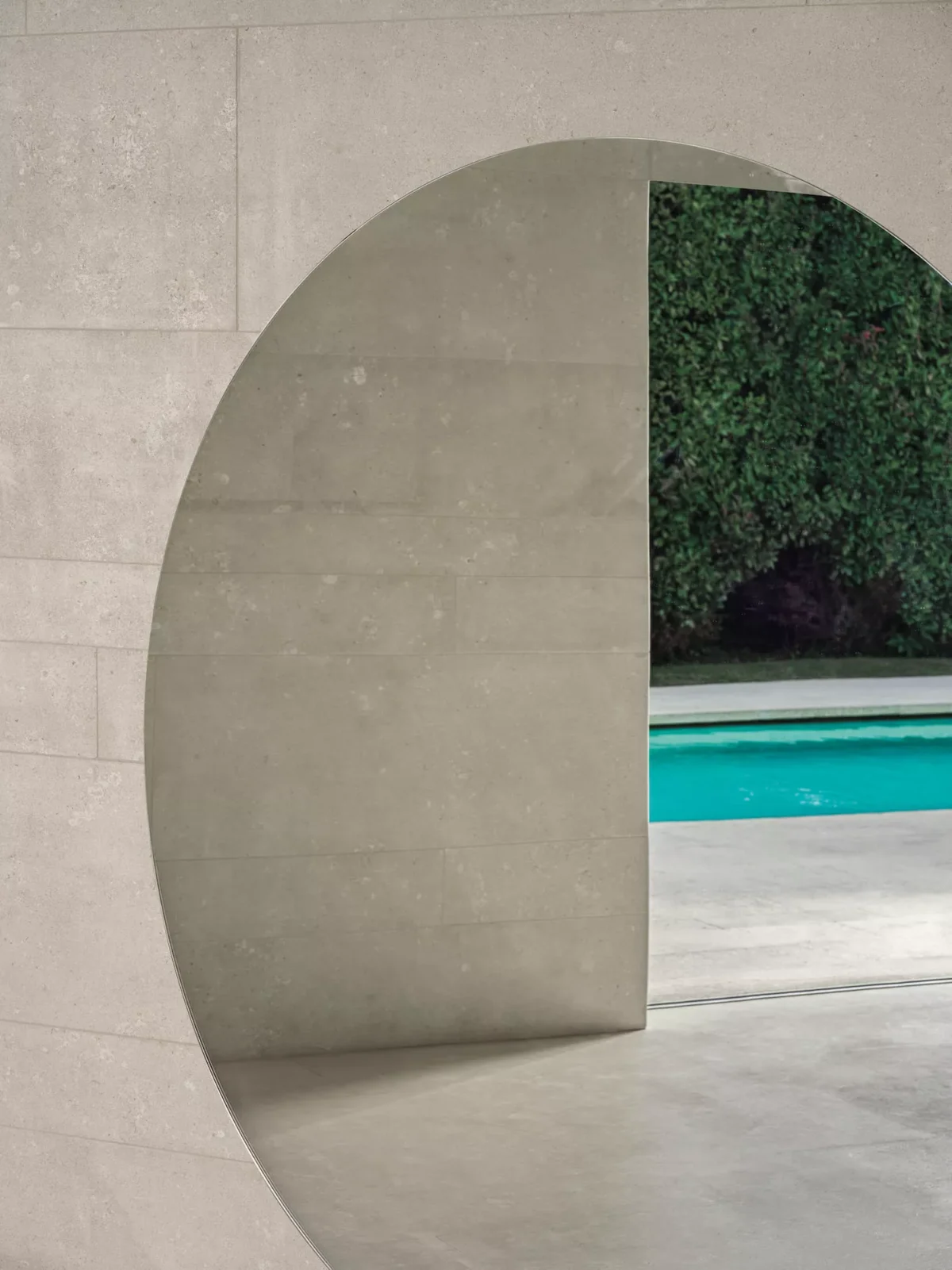 Round by Bontempi modern Italian dining table in Royal Oak, Michigan showroom