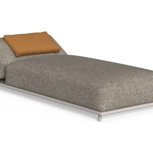 Modern Jun Sunbed by Andrea Mancuso for Talentispa, high-end Italian outdoor furniture for Royal Oak, Michigan.